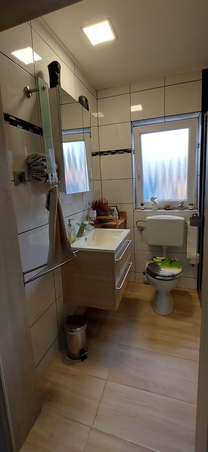 Shower, Bathroom, towels