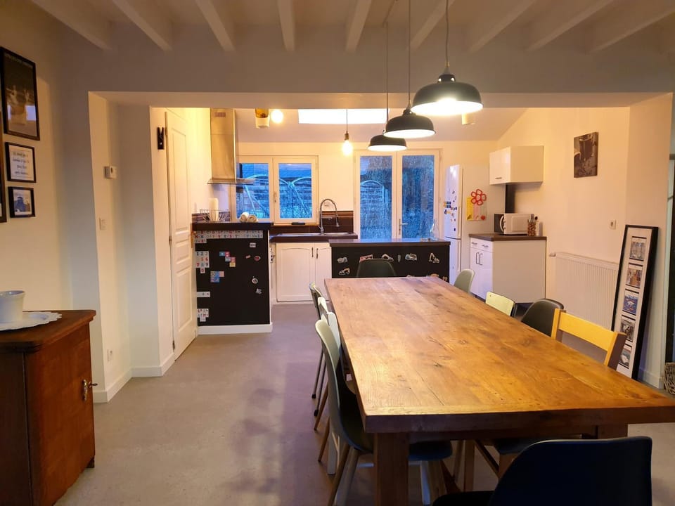 Kitchen or kitchenette, Dining area, dishwasher, oven, stove