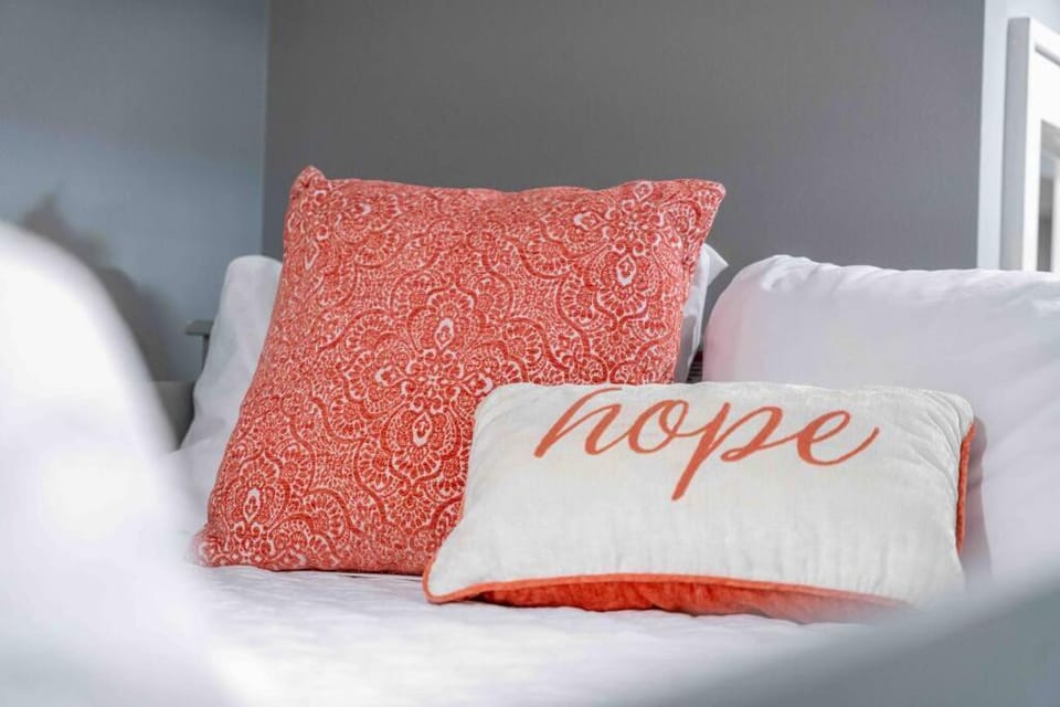 NEW! - Bright Modern Entire Unit KING BED! House in Portland