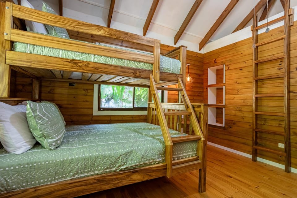 Bed, Bedroom, bunk bed