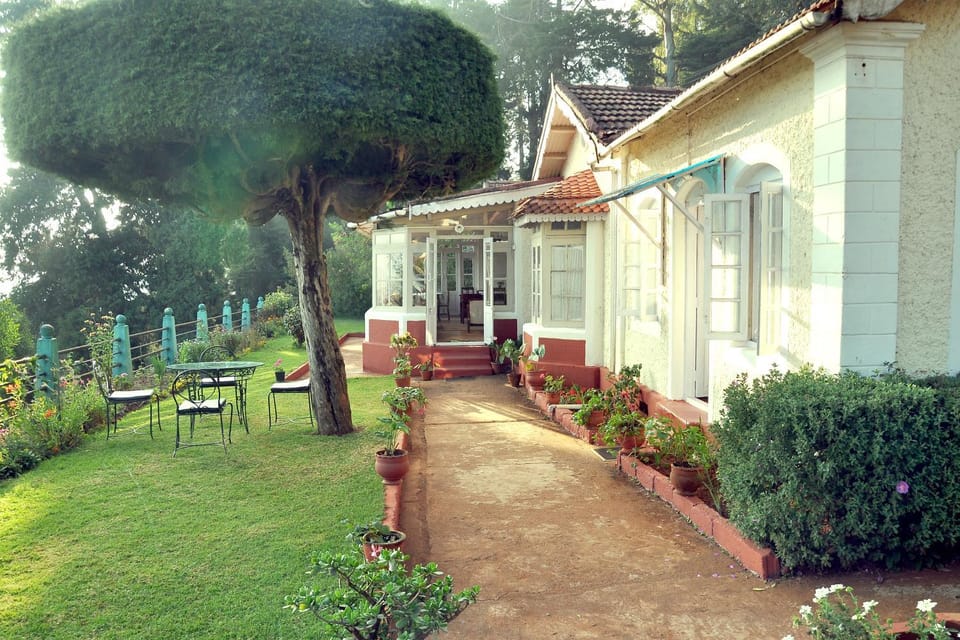 Property building, Day, Garden, Garden view, Internal: Not applicable to any particular room