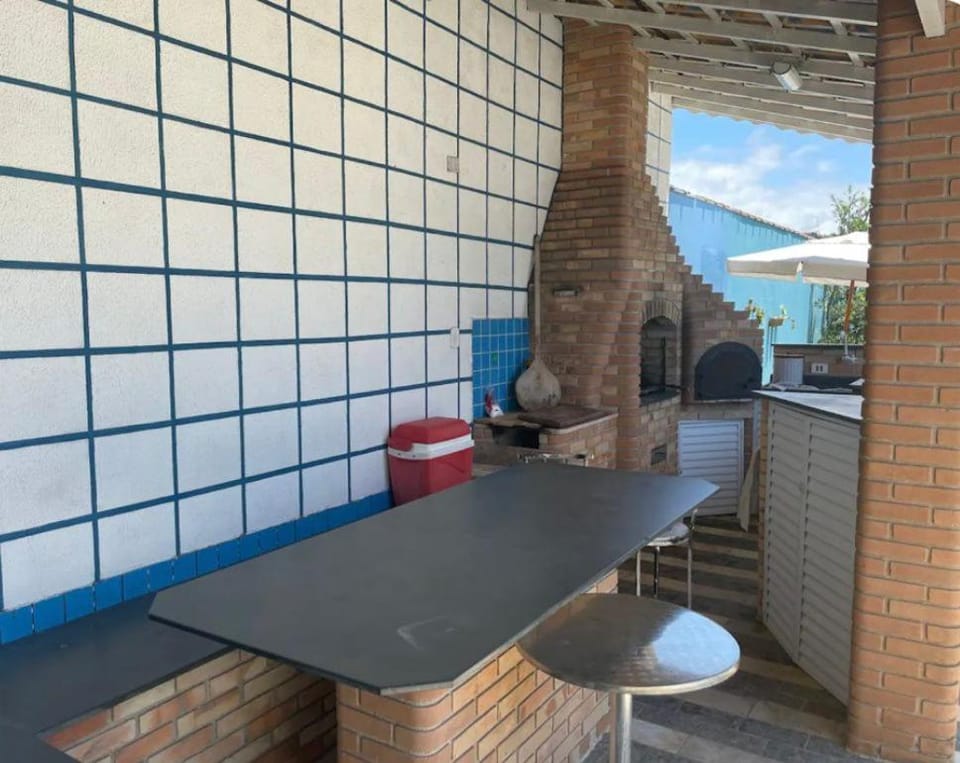 Casa com piscina Próxima do centro e Praia - Até 20 hóspedes House in Peruíbe