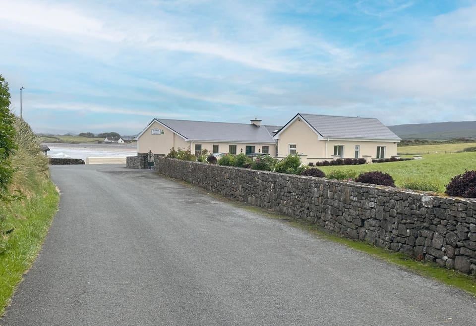 Property building, Natural landscape, Street view