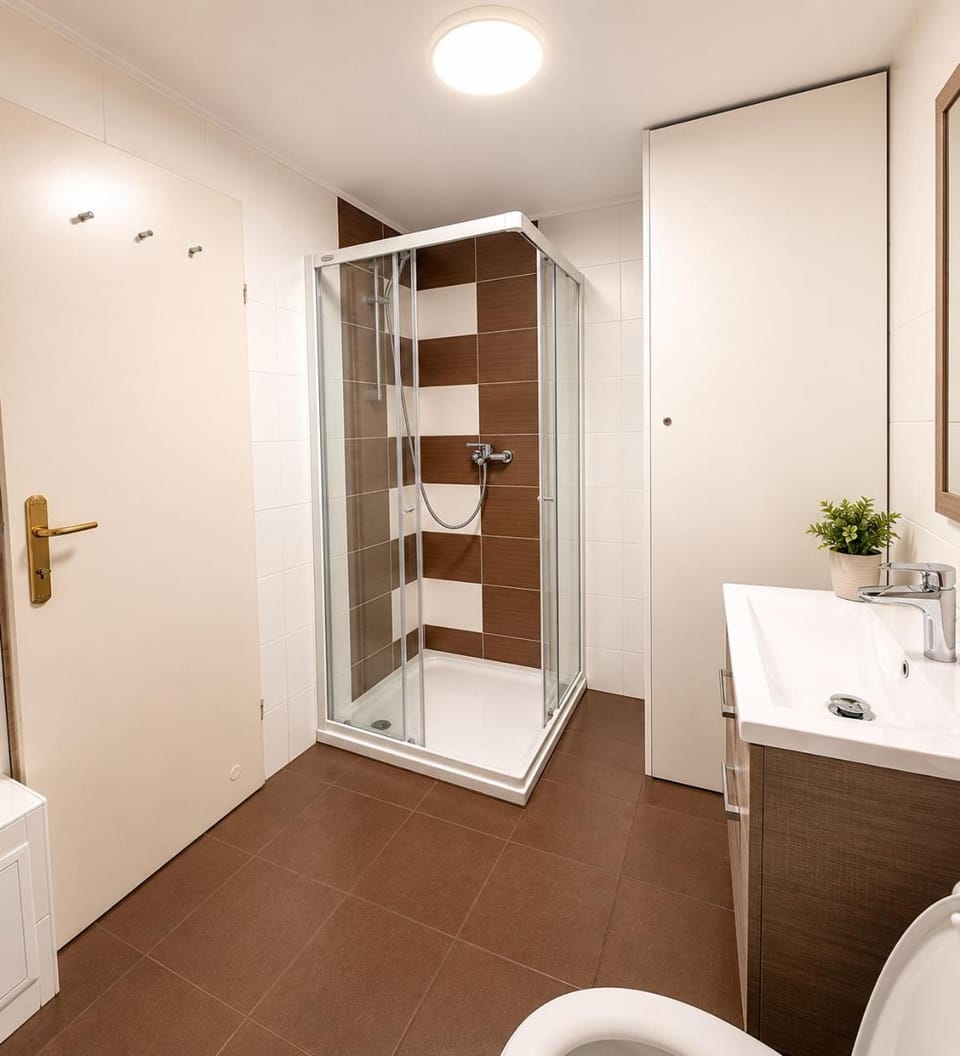 Bathroom, hair dryier, towels