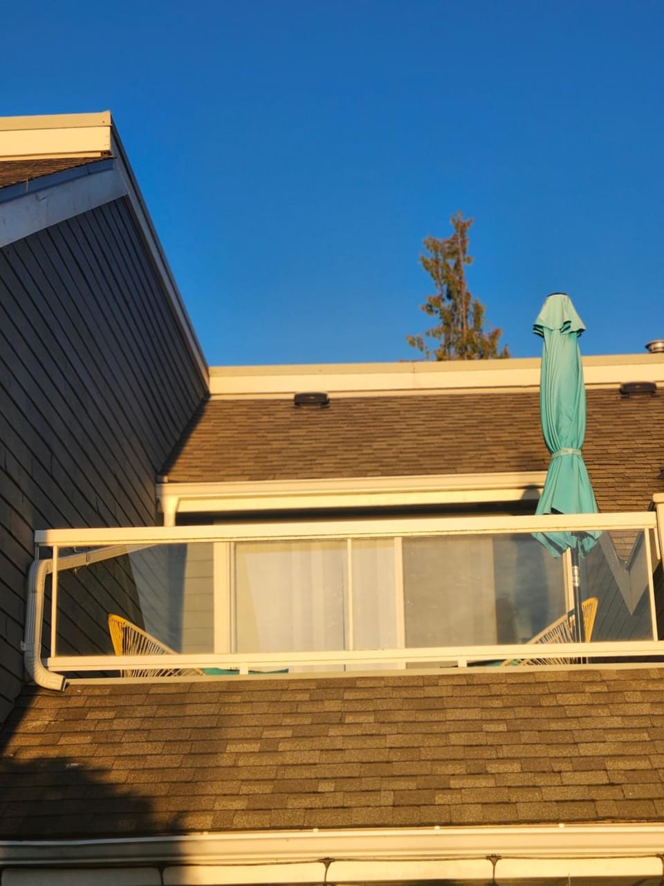 Aloha Cottage, Nanoose Bay - 2 Bdrm Oceanfront Unit with Private Deck Apartment in Vancouver Island