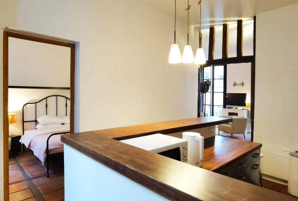 Kitchen or kitchenette