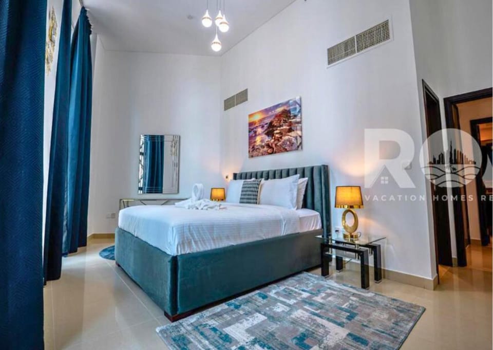 Bed, TV and multimedia, Photo of the whole room, Bedroom, fireplace