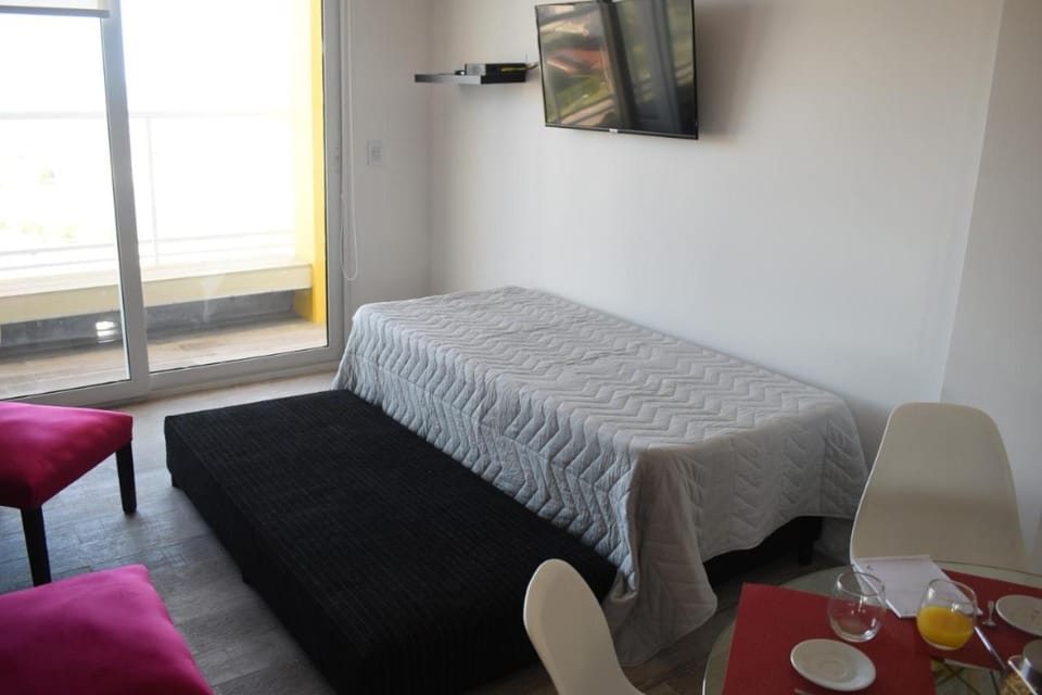 Bed, TV and multimedia, Living room, Dining area