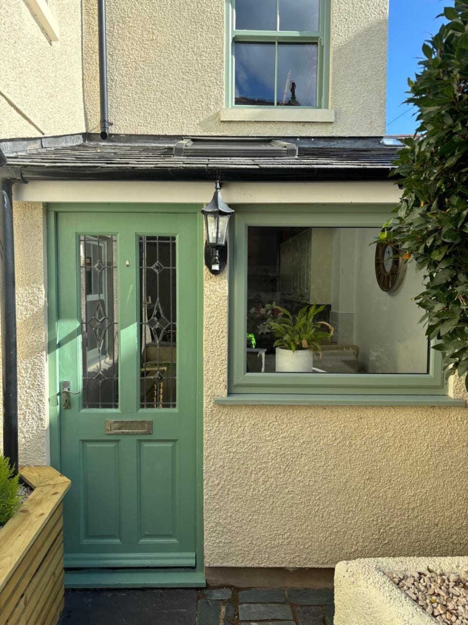 Cozy 3-Bed Cottage with Hot Tub House in Abergele