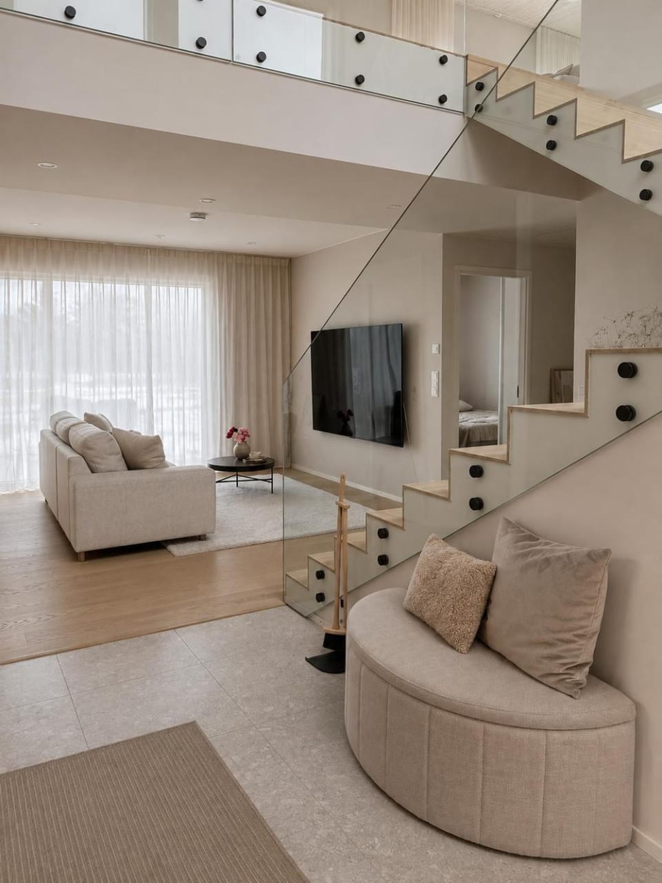 Communal lounge/ TV room, TV and multimedia, Living room, Seating area