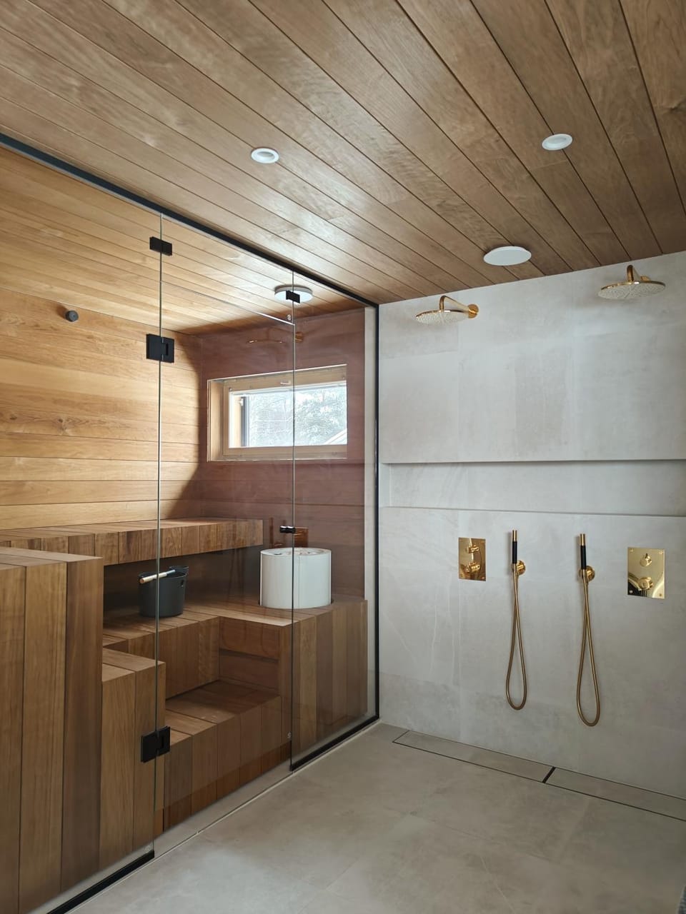 Shower, Sauna