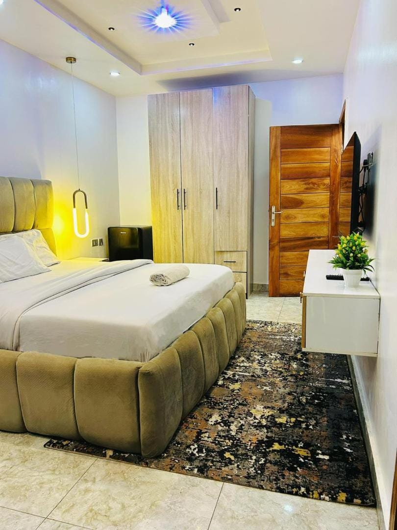 1 bedroom, 24hrs light, Netflix, Swimming pool in MIJL, Salem, Ikate Apartment in Lagos, Nigeria