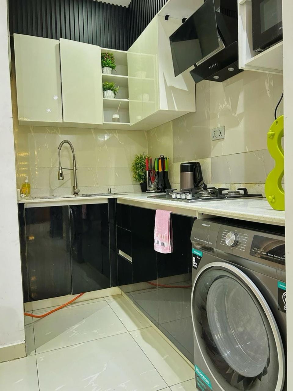1 bedroom, 24hrs light, Netflix, Swimming pool in MIJL, Salem, Ikate Apartment in Lagos, Nigeria