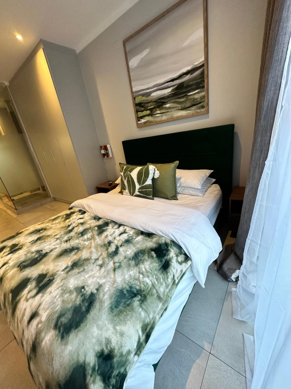 Luxury Studio Apartment next to Brooklyn Mall Apartment in Pretoria