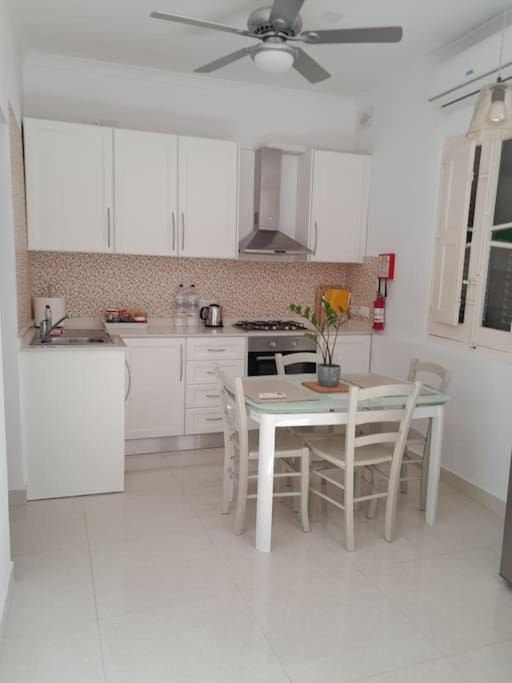 Seaside Nest Apartment in Saint Paul's Bay
