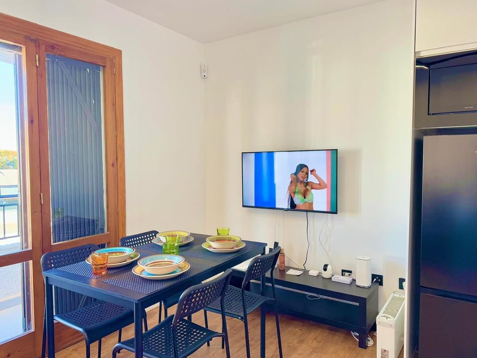 TV and multimedia, Dining area