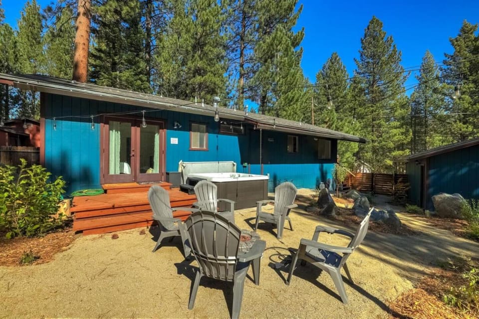 Guadalupe Getaway - Pets Hot Tub AC House in South Lake Tahoe