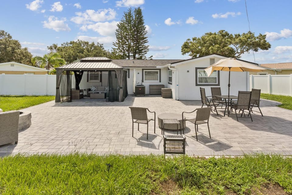 Patio, Dining area