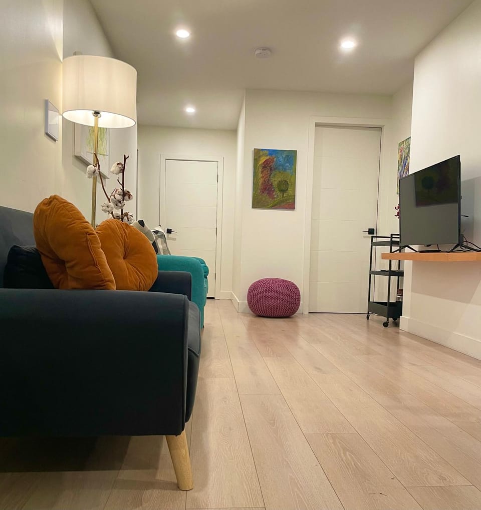 TV and multimedia, Seating area