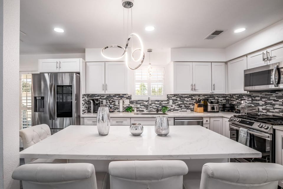 Remodeled 1 Acre Ranch Home in Madera House in Madera