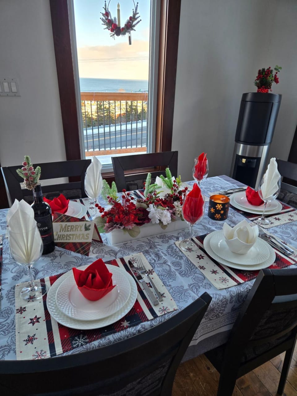 Seating area, Dining area, kitchen