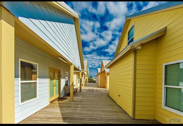 Grand isle Detached Condo Unit F 3 bedrooms 1 bath Easy beach access pet ok House in Grand Isle