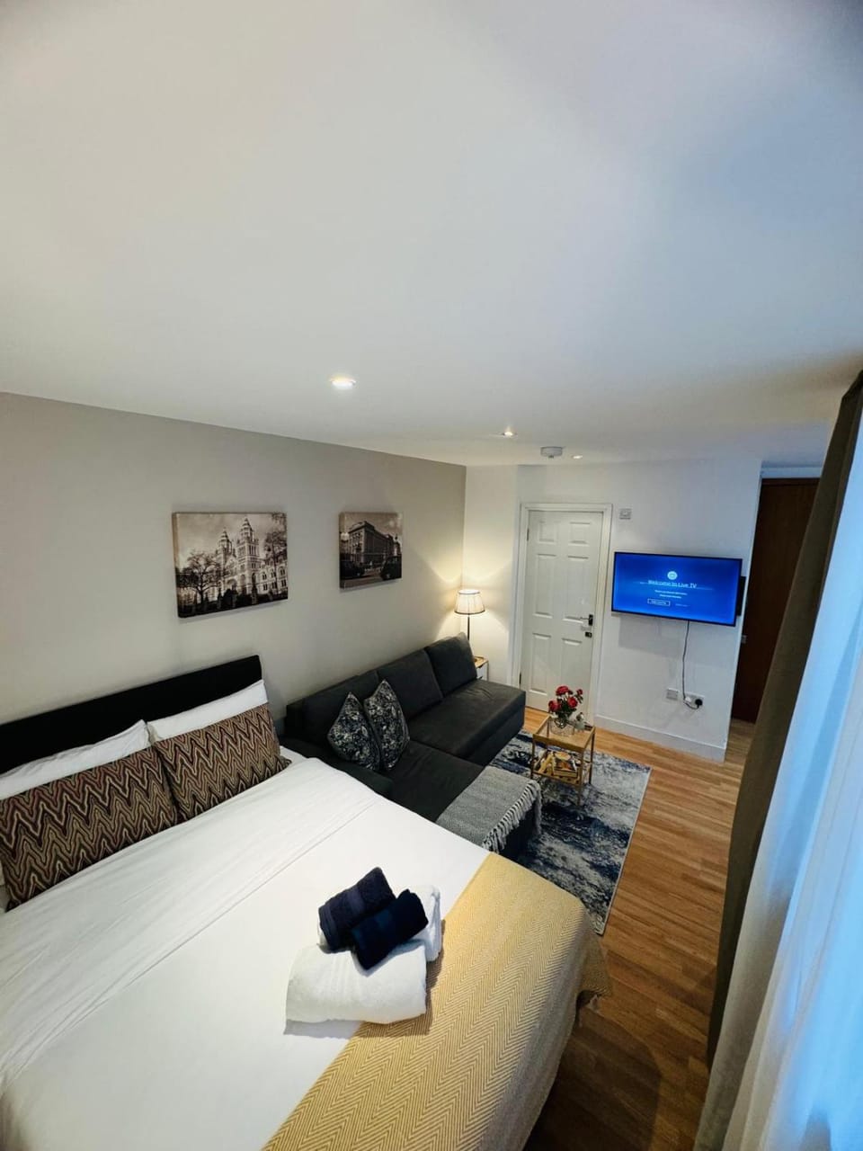Photo of the whole room