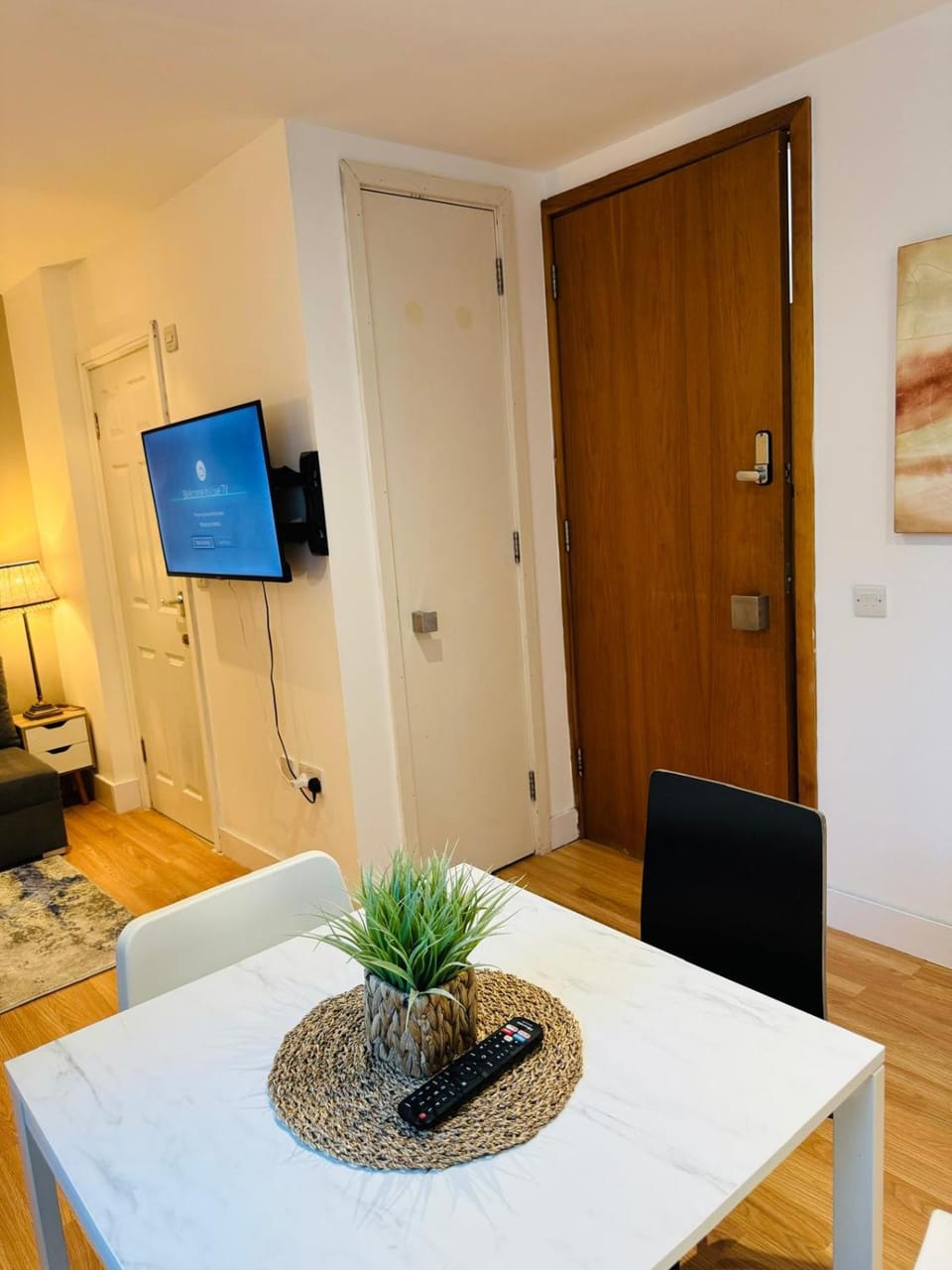TV and multimedia, Seating area, wardrobe