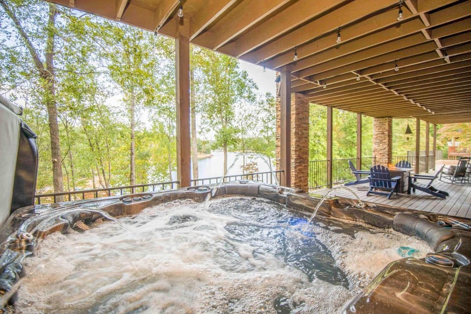 Patio, Natural landscape, Hot Tub, Evening entertainment