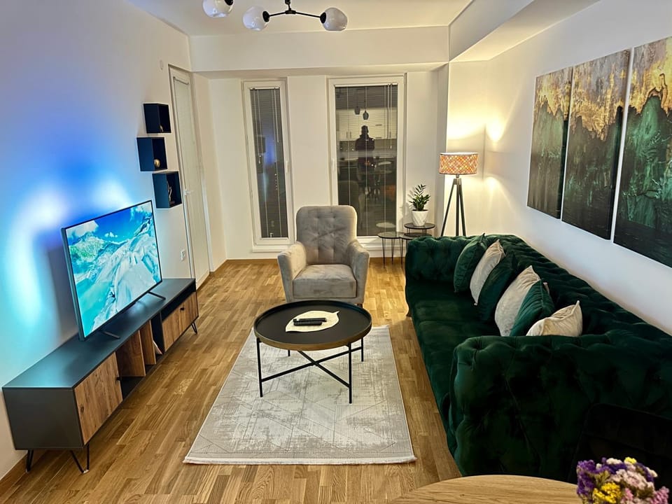 Thomas two bedroom apartment-private parking Apartment in Skopje