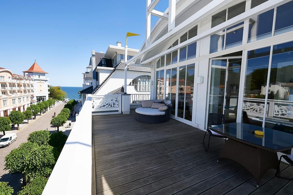 Balcony/Terrace, Sea view, Street view