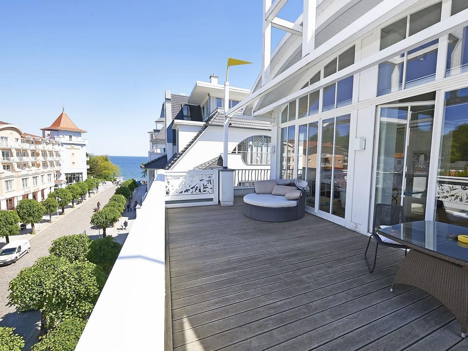 Property building, View (from property/room), Balcony/Terrace