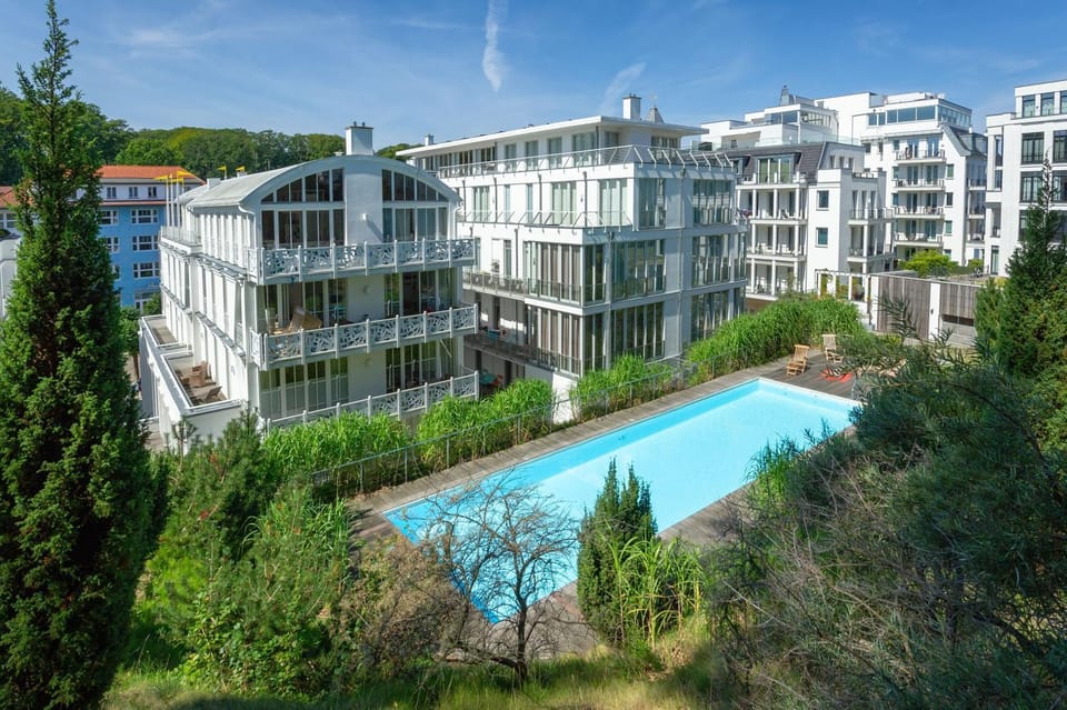 Property building, Swimming pool