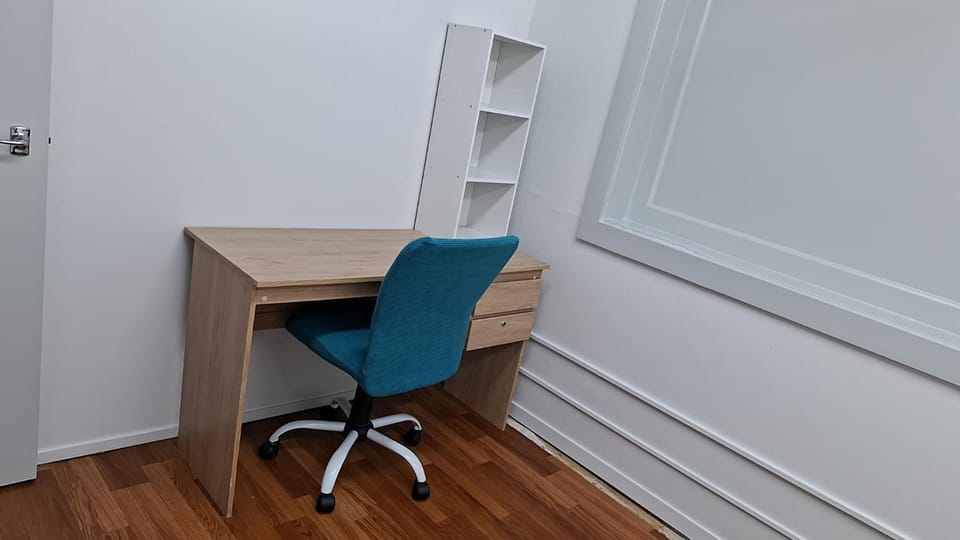 5 Beds including 1 Double Bed, 2 single Beds, 2 Double Sofa Beds, Suite 4, 37 Totara Avenue, New Lynn Apartment in Auckland