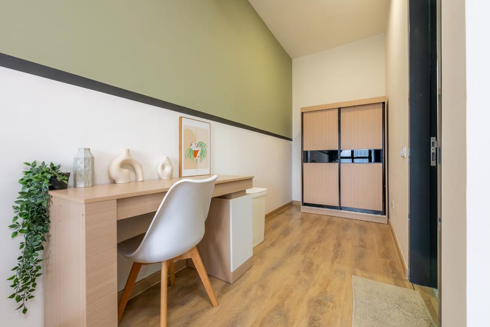 Bedroom, wardrobe