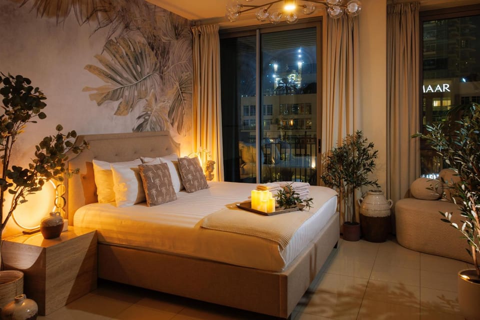 Bed, Night, Living room, Photo of the whole room, Bedroom