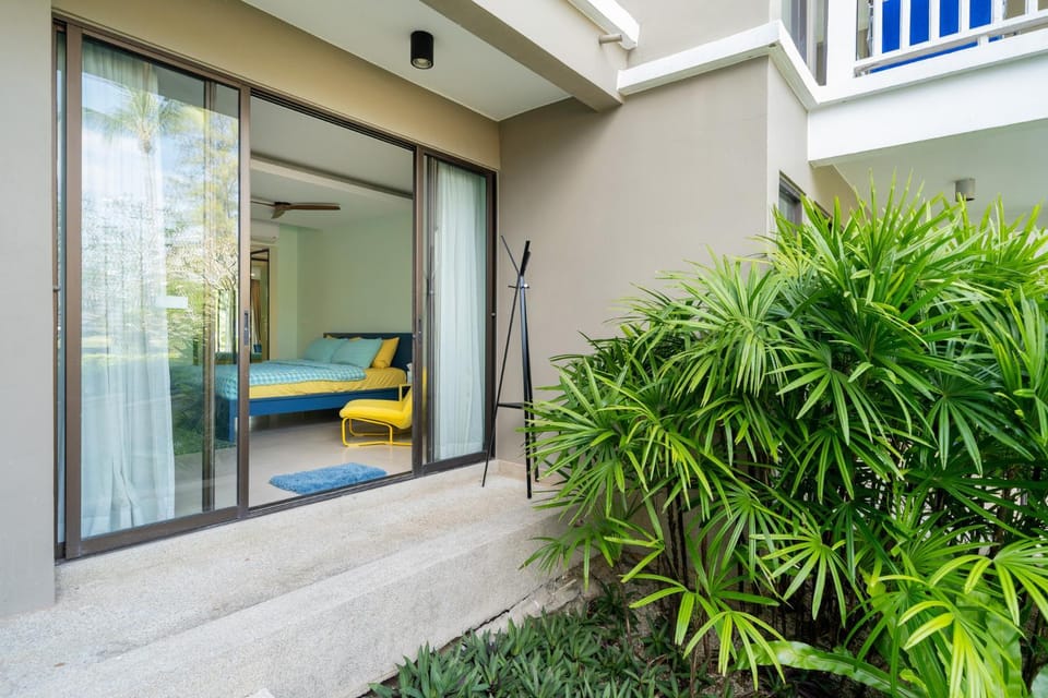 Patio, Day, View (from property/room), Balcony/Terrace, Seating area, Garden view