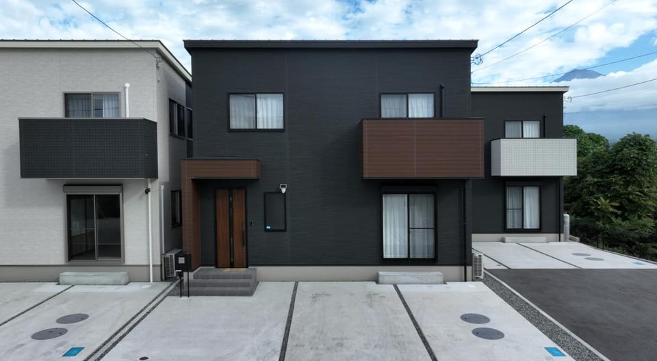 Property building, Street view