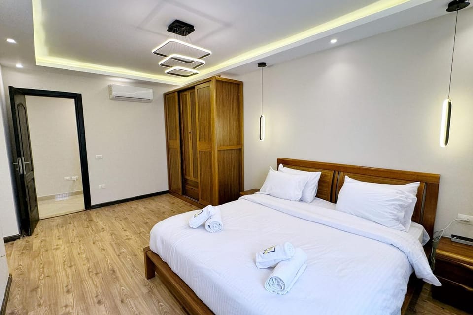 Calm & Classy 2BR - 5 min to Airport Apartment in New Cairo City