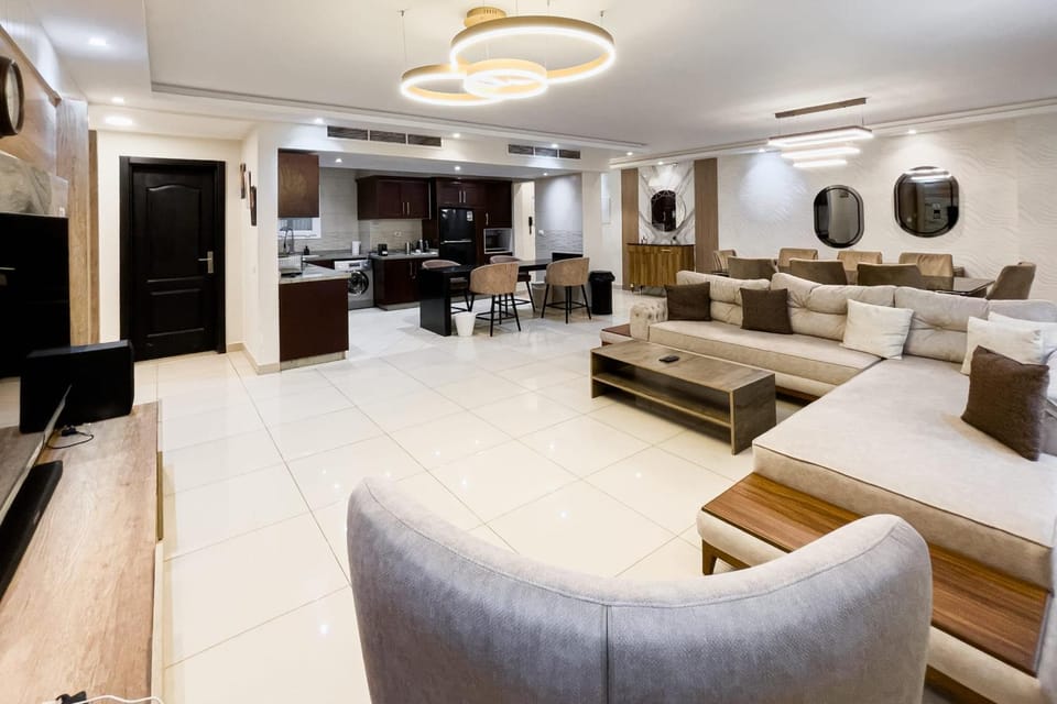Calm & Classy 2BR - 5 min to Airport Apartment in New Cairo City