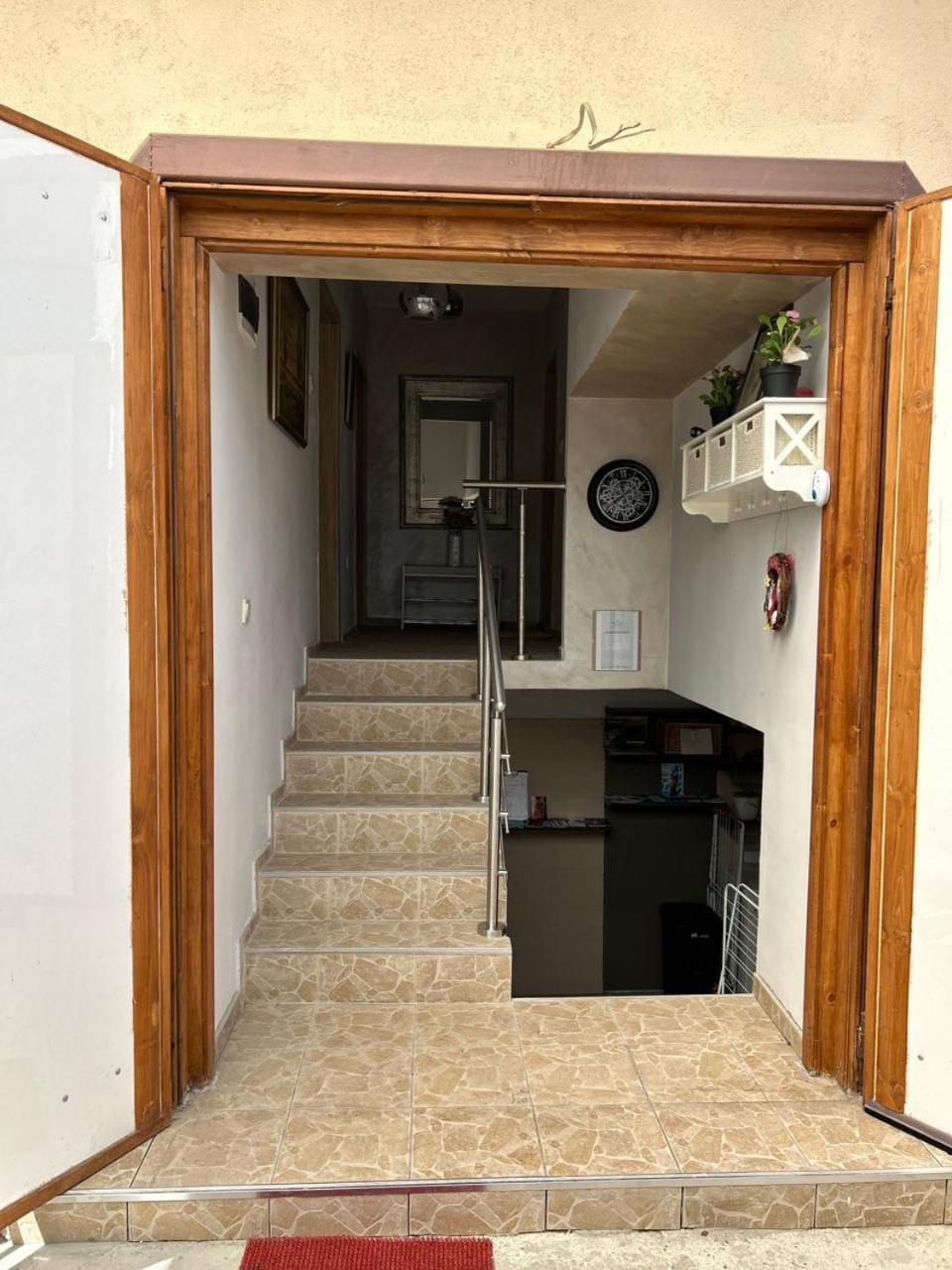 Facade/entrance