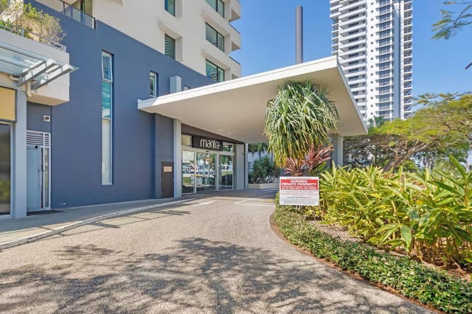 Park Views & Luxe Amenities in Broadbeach Apartment in Gold Coast