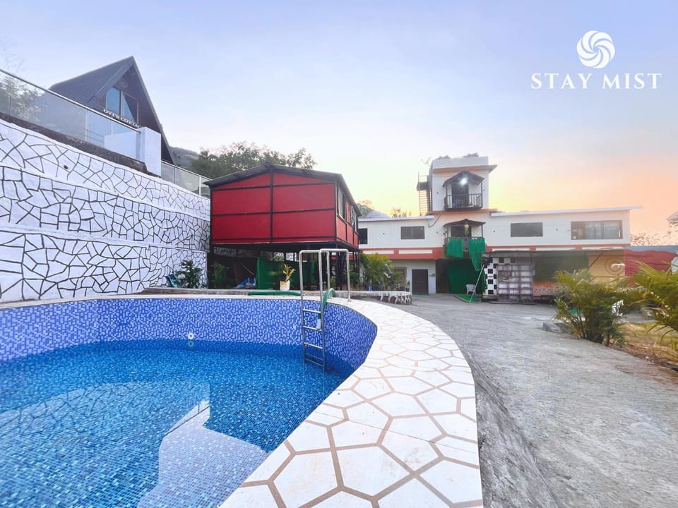 Property building, Swimming pool