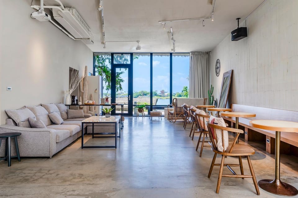 Living room, On site