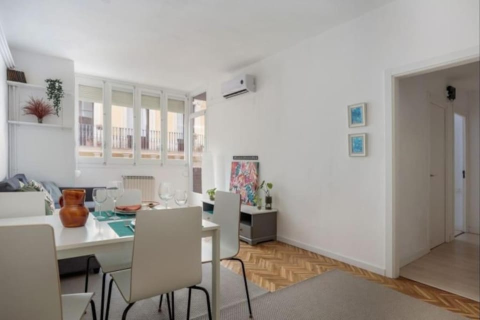 Renovated Apartment in Vila de Gràcia Apartment in Barcelona