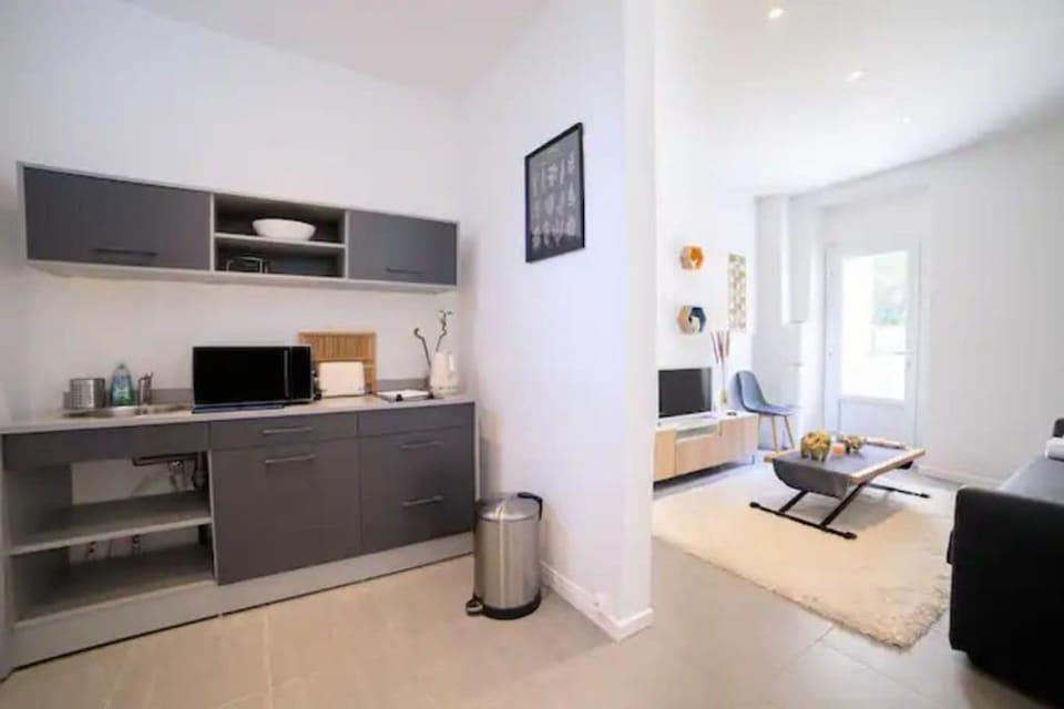 Superb studio with terrace, calm and tranquility Apartment in Cannes