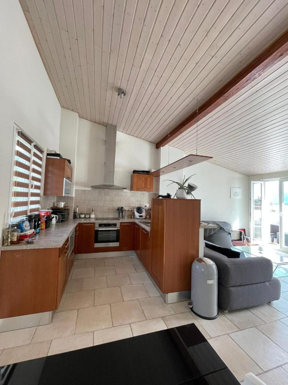 Patio, Bed, Day, Summer, TV and multimedia, Coffee/tea facilities, View (from property/room), Balcony/Terrace, Kitchen or kitchenette, Decorative detail, Seating area, Dining area, Lake view, Mountain view, dishwasher, internet, microwave, stove, kitchen