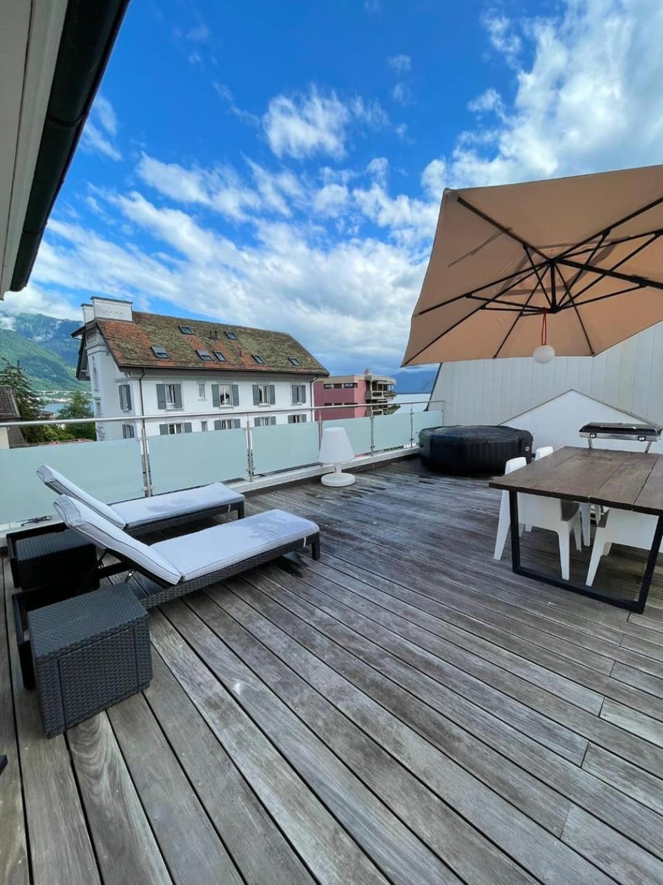 Patio, Day, Natural landscape, BBQ facilities, View (from property/room), Balcony/Terrace, Decorative detail, Seating area, Dining area, City view, Lake view, Landmark view, Mountain view, furniture, internet, sunbed