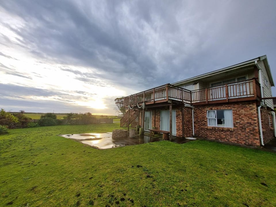 Property building, Natural landscape, Summer, Sunset