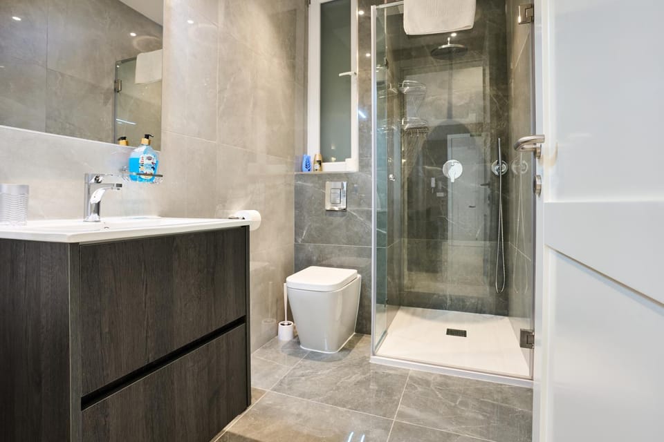 Shower, Toilet, Bathroom